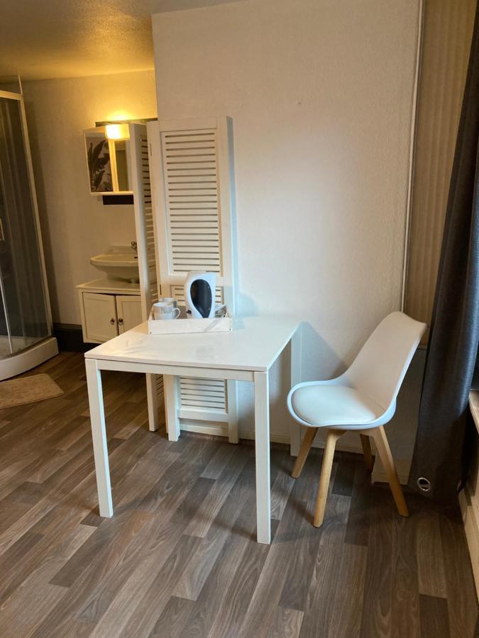 Gite D'Avalon Appartement 5 ดีน็อง ภายนอก รูปภาพ